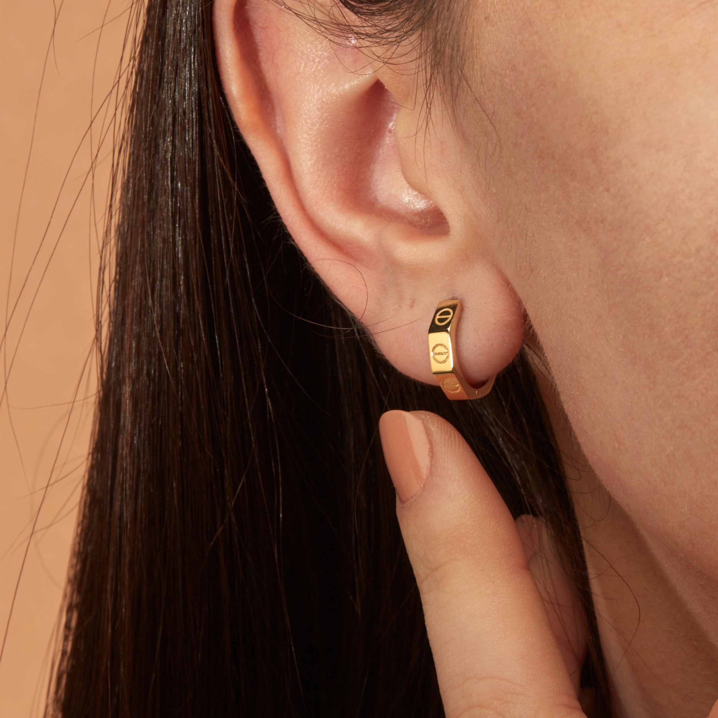 Gold Geometric Stud Earrings – julie garland jewelry